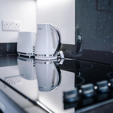 Parkview Place Serviced Apartment Ковънтри Екстериор снимка