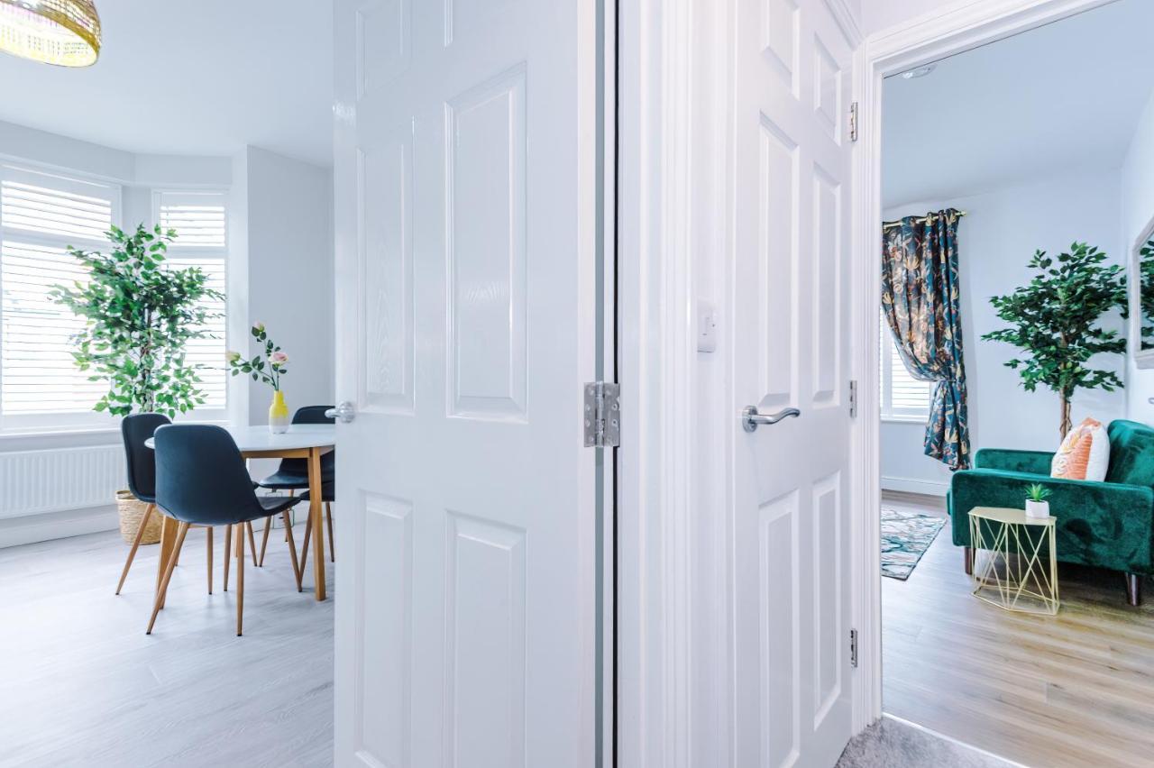 Parkview Place Serviced Apartment Ковънтри Екстериор снимка