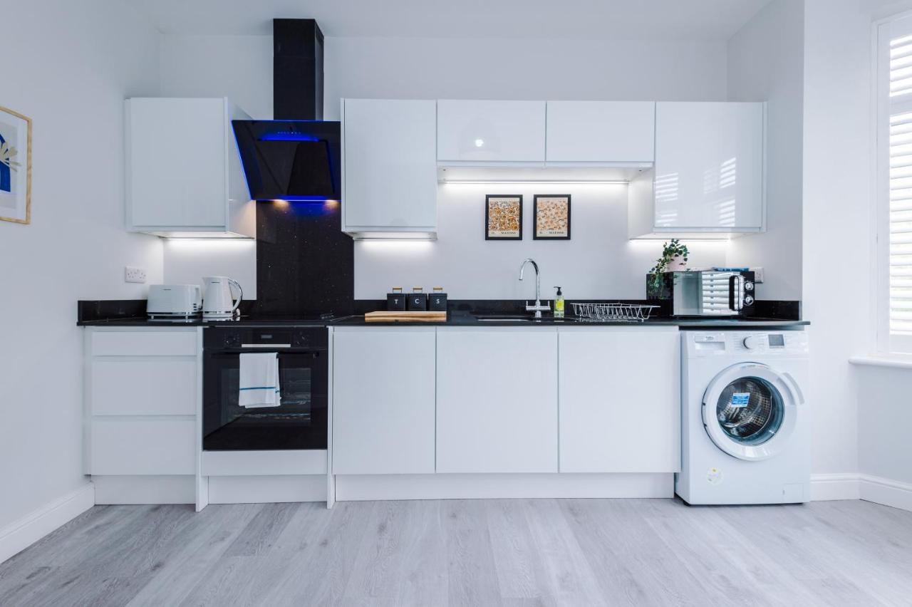 Parkview Place Serviced Apartment Ковънтри Екстериор снимка