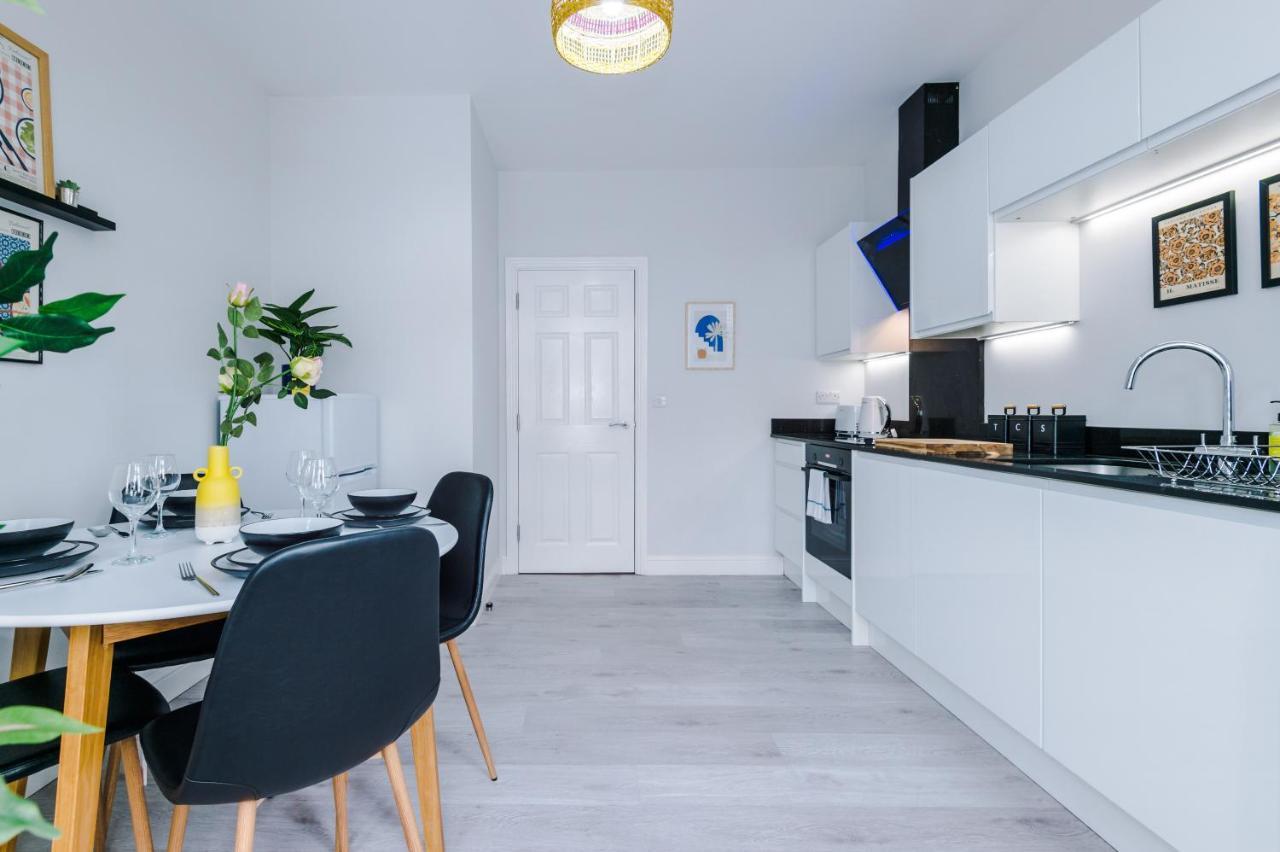 Parkview Place Serviced Apartment Ковънтри Екстериор снимка