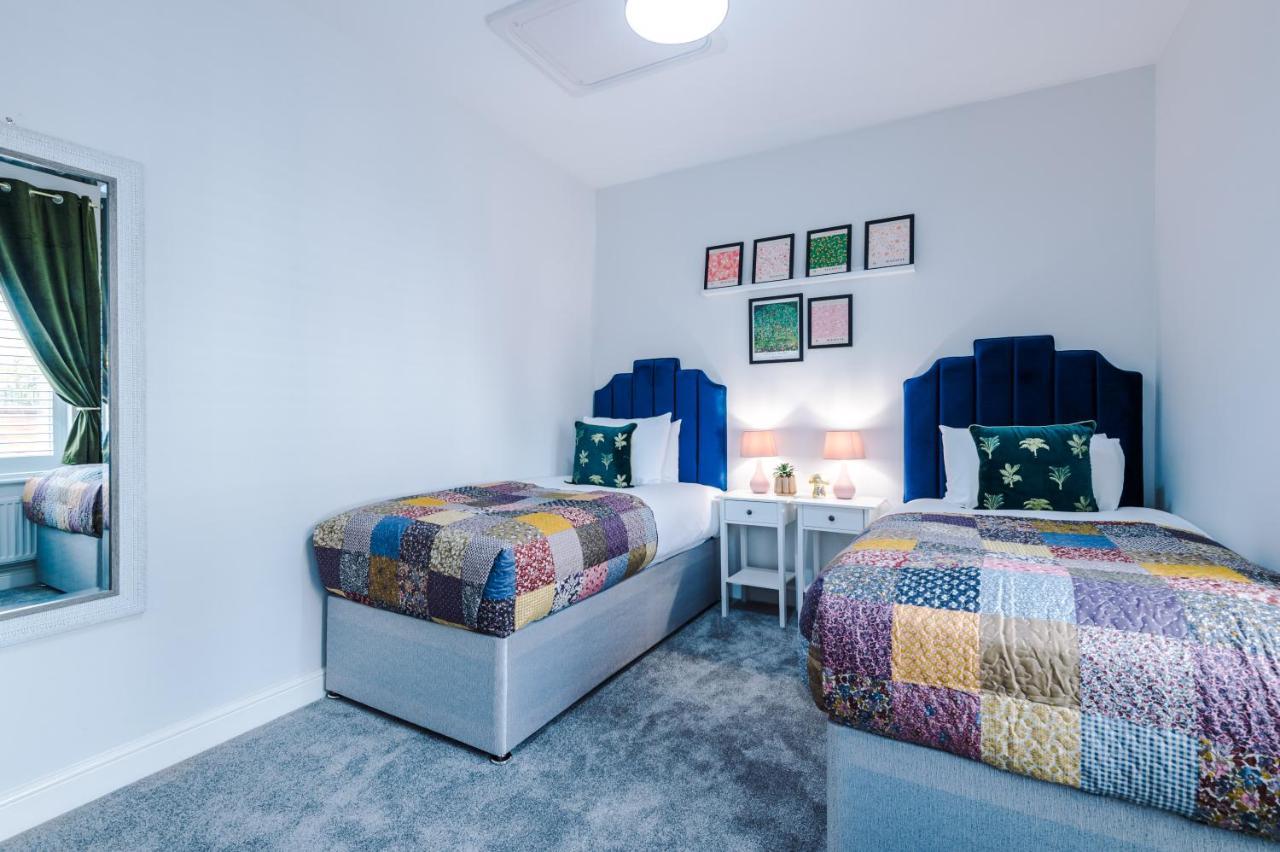 Parkview Place Serviced Apartment Ковънтри Екстериор снимка