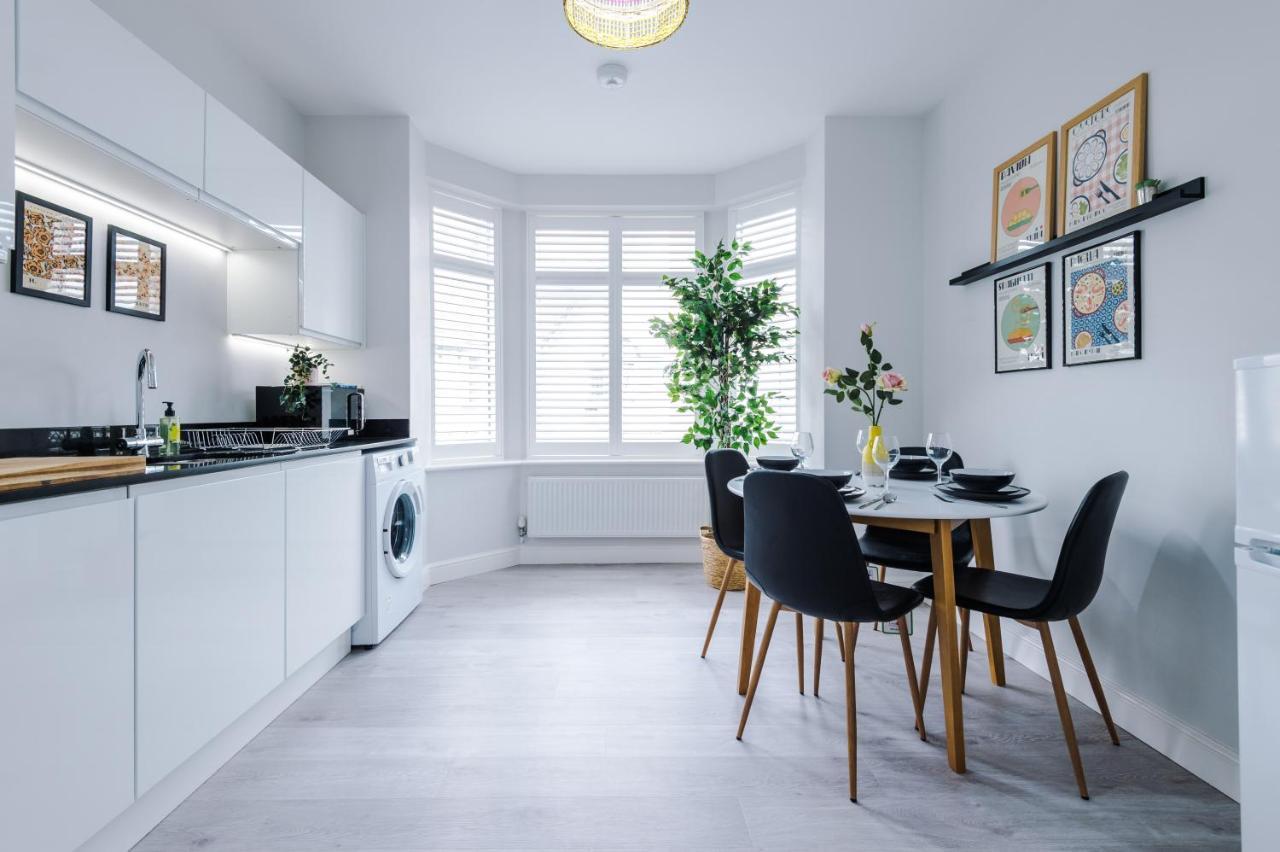 Parkview Place Serviced Apartment Ковънтри Екстериор снимка